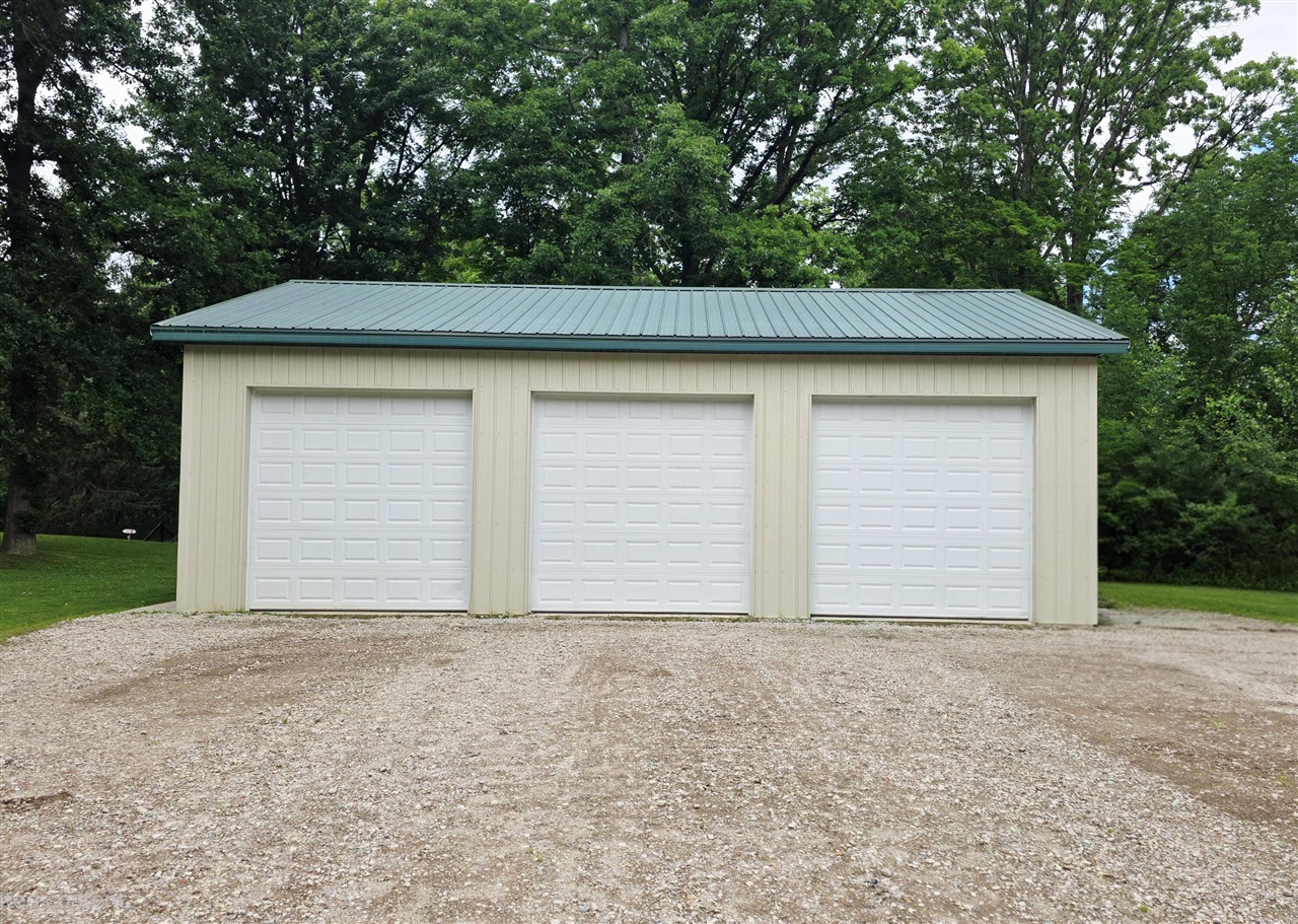 2790 West Wing Road Mount Pleasant, MI 48858 - Photo 3 of 58