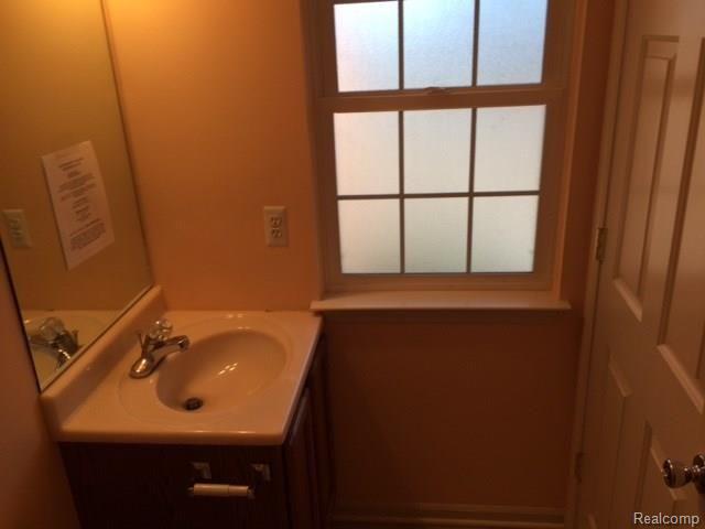 4159 Davison Road Lapeer, MI 48446 - Photo 35 of 57 262-204693 Down bath 3.jpg