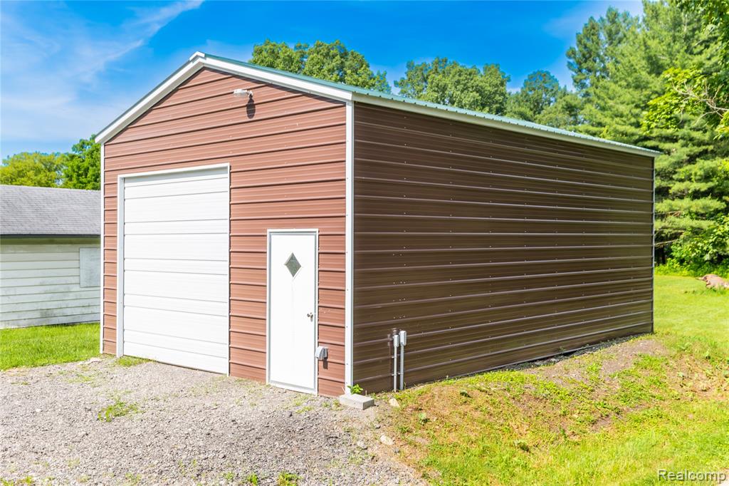 360 South State Road Otisville, MI 48463 - Photo 16 of 21 Gallery Image 16