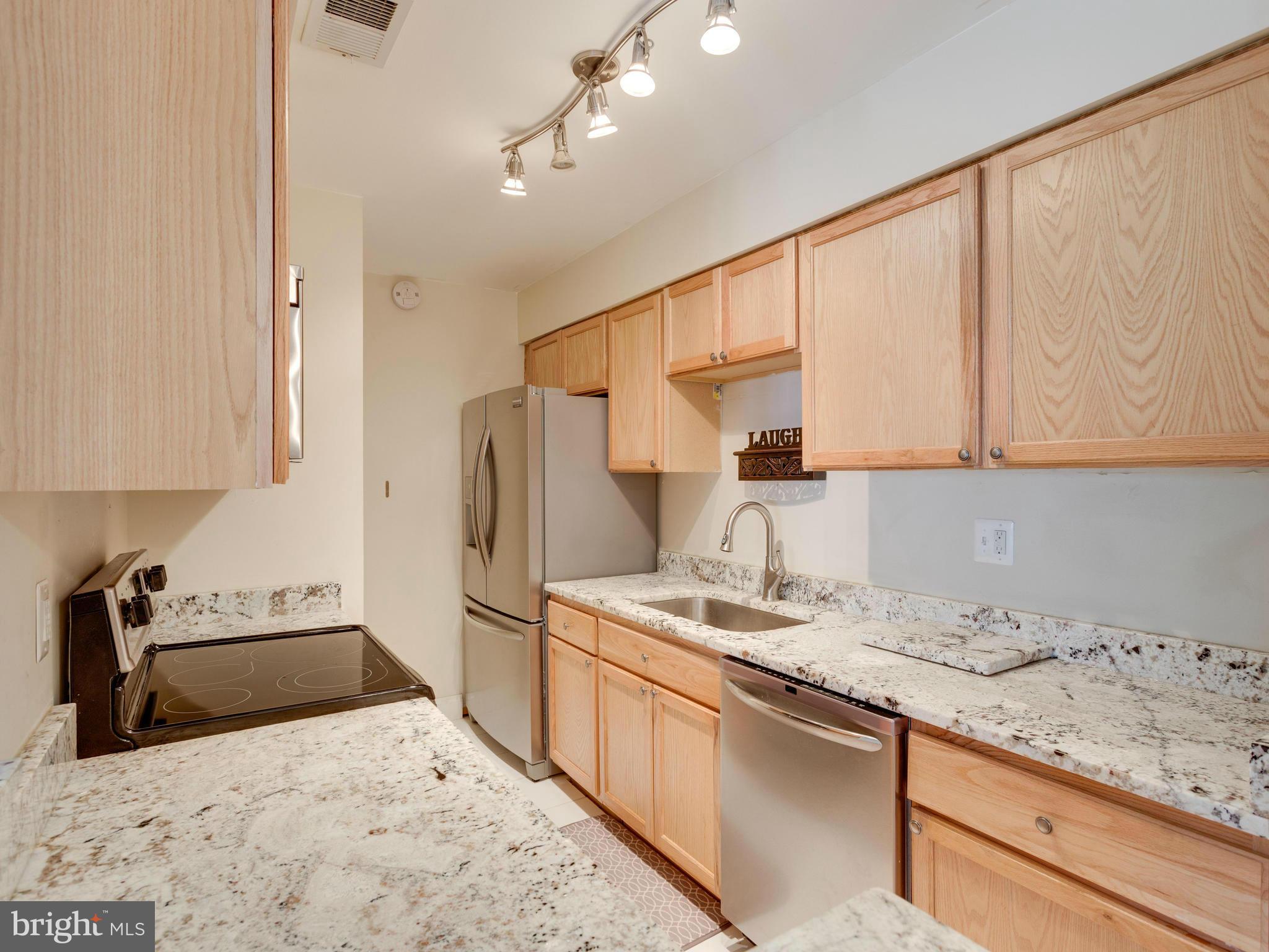 5907 Noblestown Road, Unit 70 Springfield, VA 22152 - Photo 12 of 30 Kitchen
