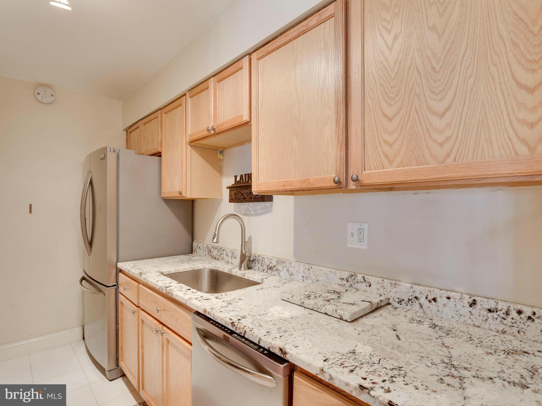 5907 Noblestown Road, Unit 70 Springfield, VA 22152 - Photo 14 of 30 Kitchen