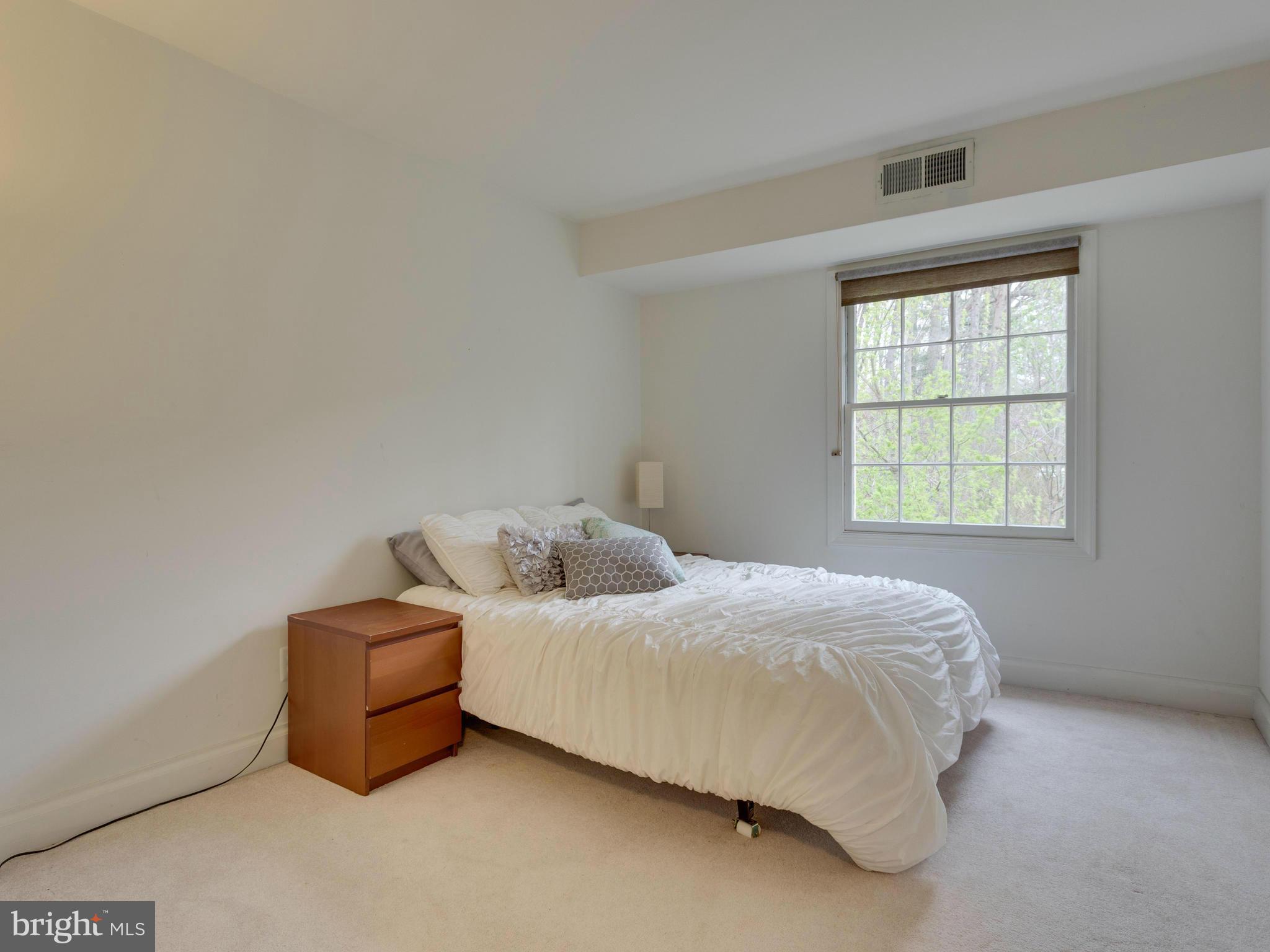 5907 Noblestown Road, Unit 70 Springfield, VA 22152 - Photo 21 of 30 Bedroom