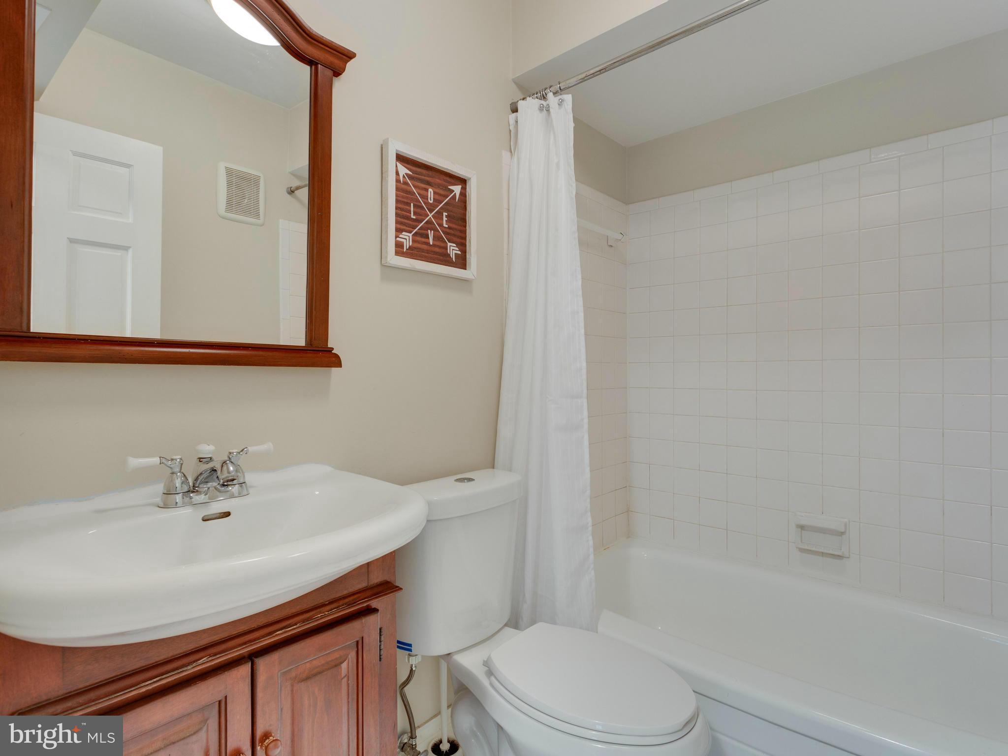 5907 Noblestown Road, Unit 70 Springfield, VA 22152 - Photo 23 of 30 Bath