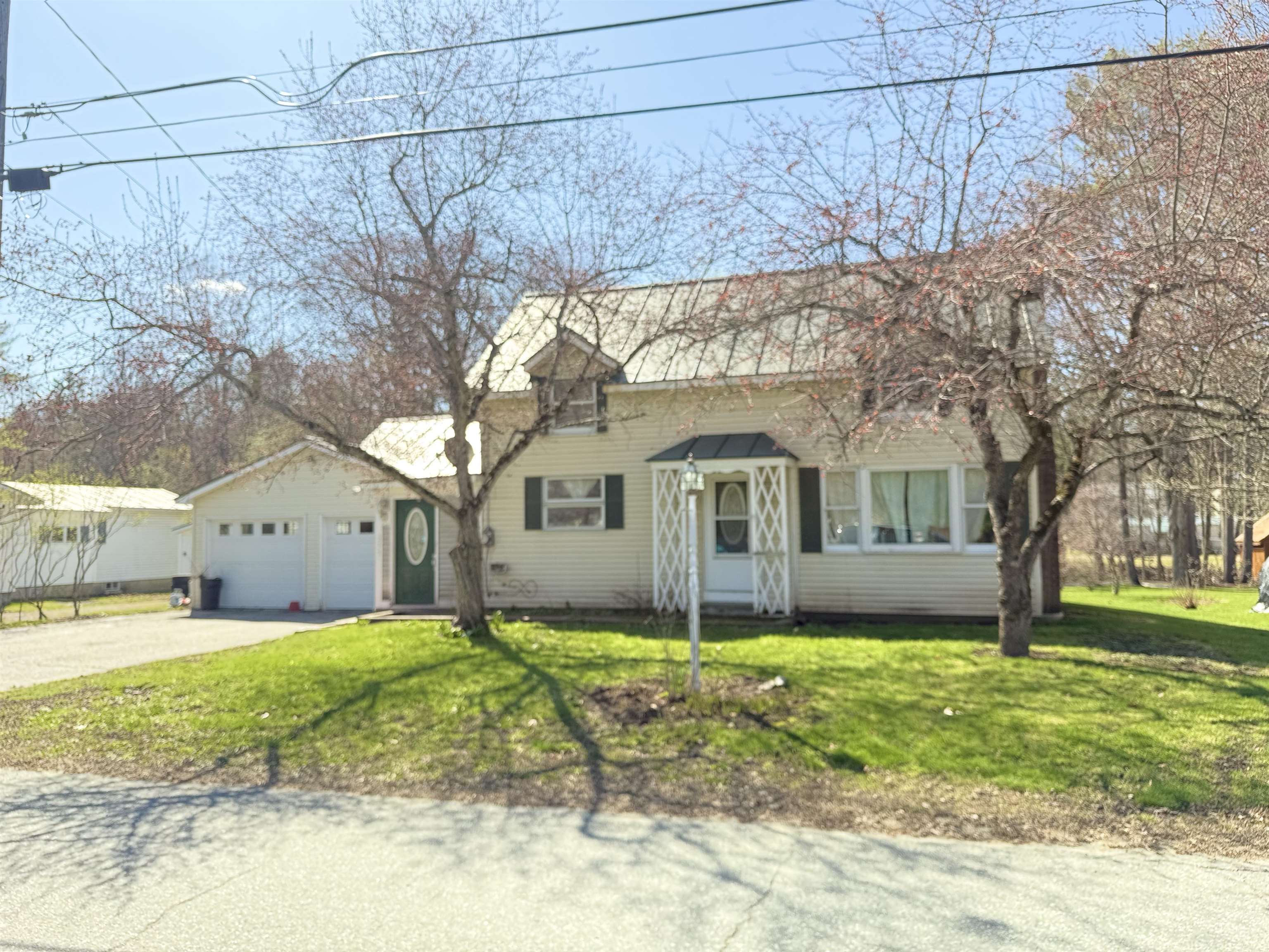 277 South Street Hartford, VT 05088 - Photo 1 of 13