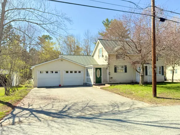 $299,950 | 277 South Street, Hartford, VT 05088