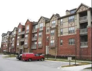 $2,395 | 1914 Farnsworth Lane, Unit 104, Northbrook, IL 60062