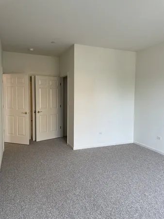 $2,395 | 1914 Farnsworth Lane, Unit 104, Northbrook, IL 60062
