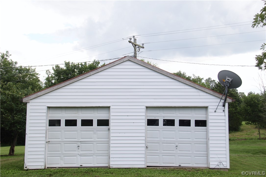 132 Carter Road Cumberland, VA 23040 - Photo 8 of 45 a view of a house with a yard