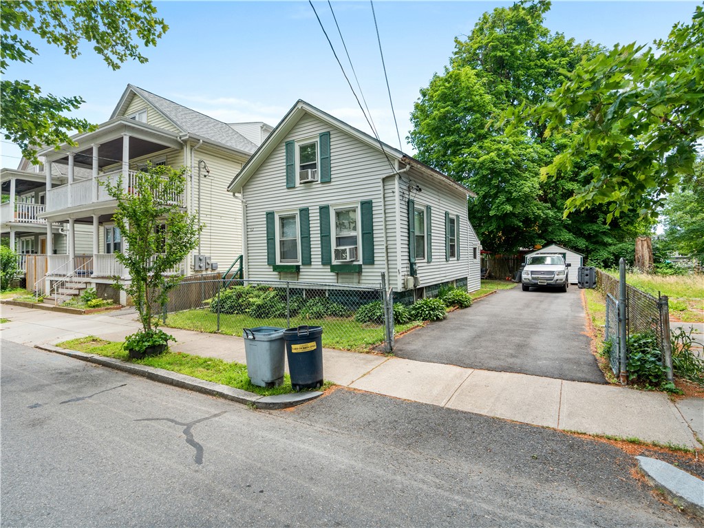 62 Fisk Street Providence, RI 02905 - Photo 2 of 18