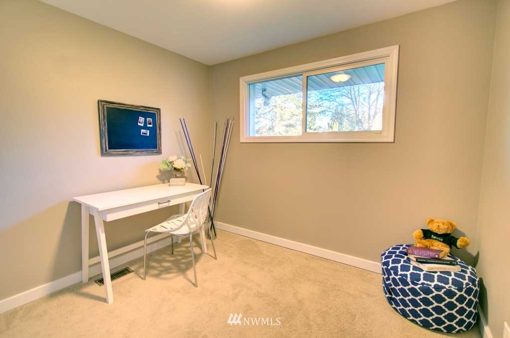 866 Queen Avenue Northeast Renton, WA 98056 - Photo 8 of 15 a workspace with furniture and window
