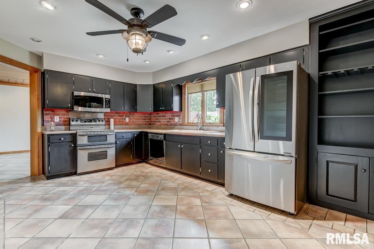 25 Navajo Drive Springfield, IL 62711 - Photo 15 of 45 Gallery Image 15