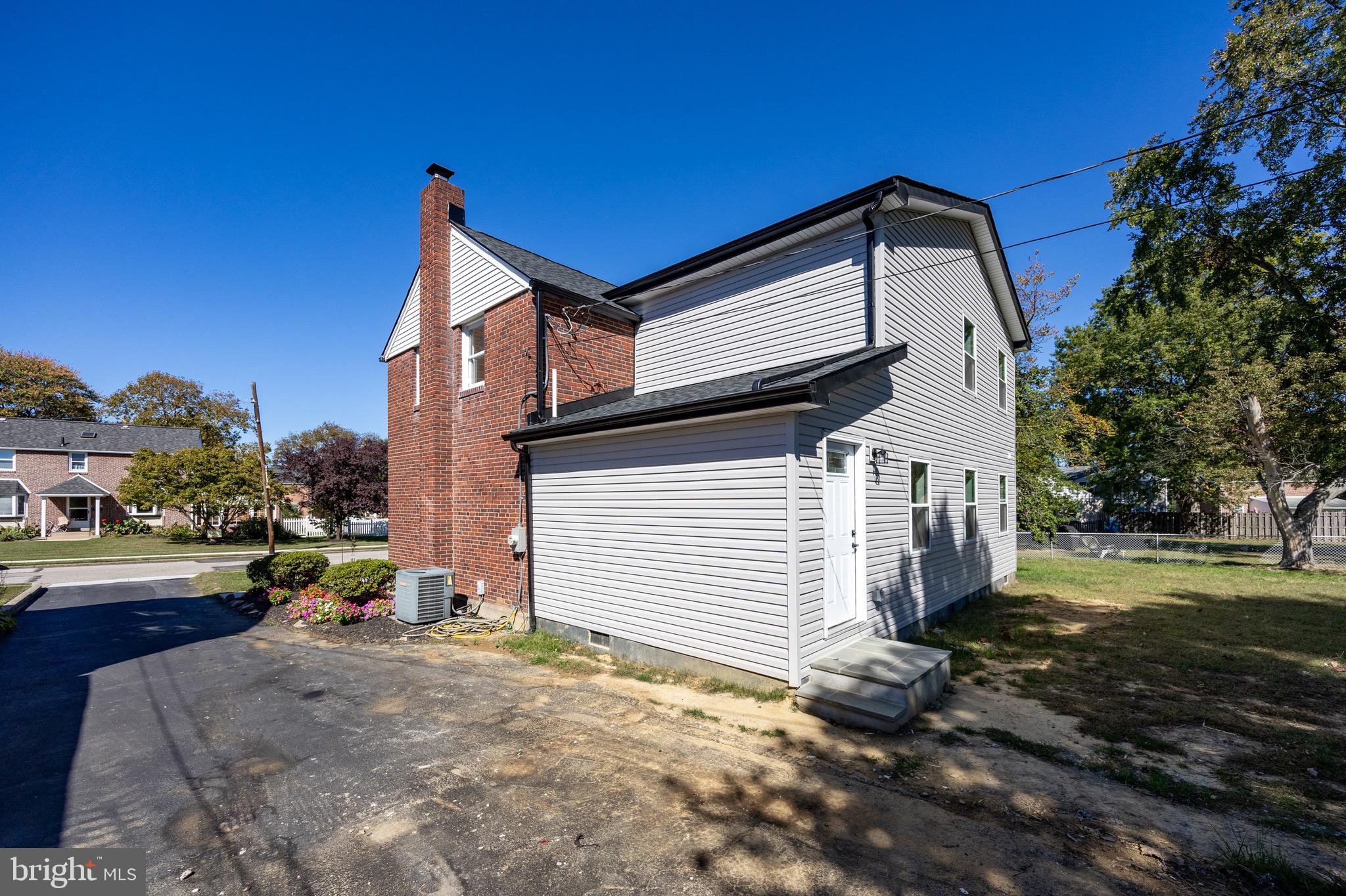 428 Adair Road Holmes, PA 19043 - Photo 48 of 59 SideView/Driveway
