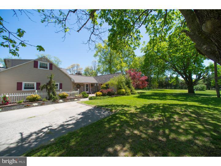 417 Barnsboro Road Sewell, NJ 08080 - Photo 2 of 25