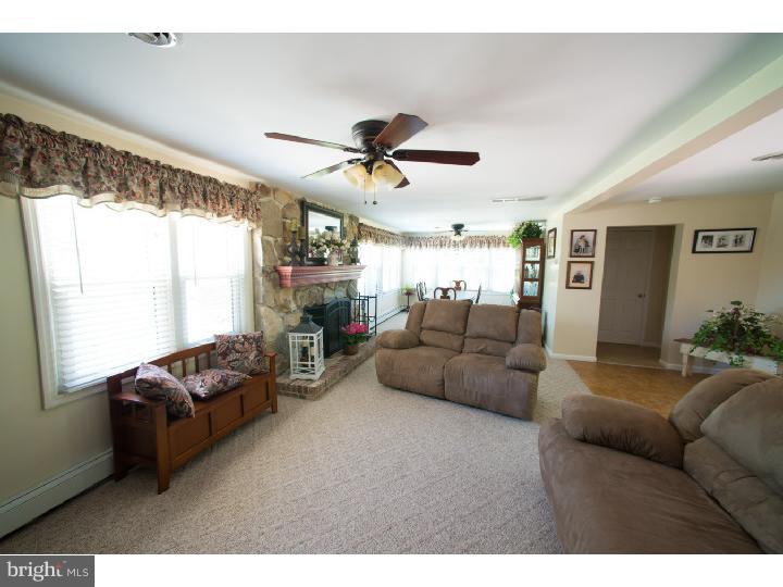 417 Barnsboro Road Sewell, NJ 08080 - Photo 6 of 25