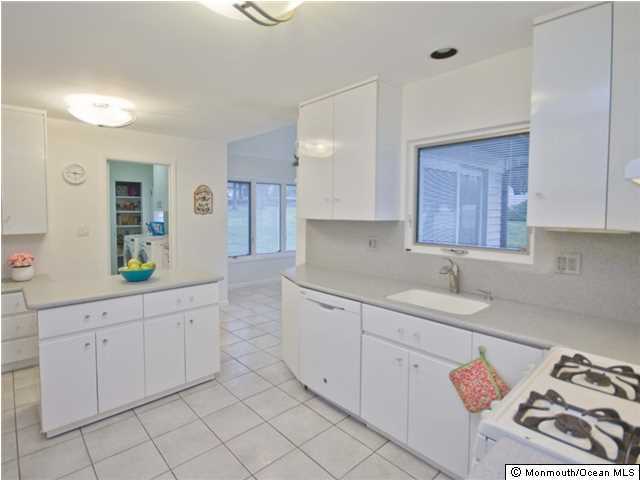 4 Prince Edward Road Morganville, NJ 07751 - Photo 11 of 25 Additional Photo