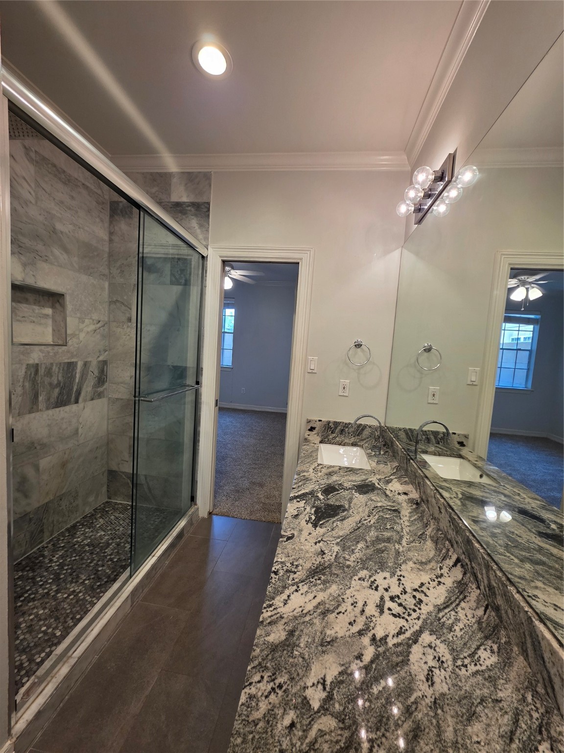 1714 Roy Street Houston, TX 77007 - Photo 14 of 35 a view of a hallway