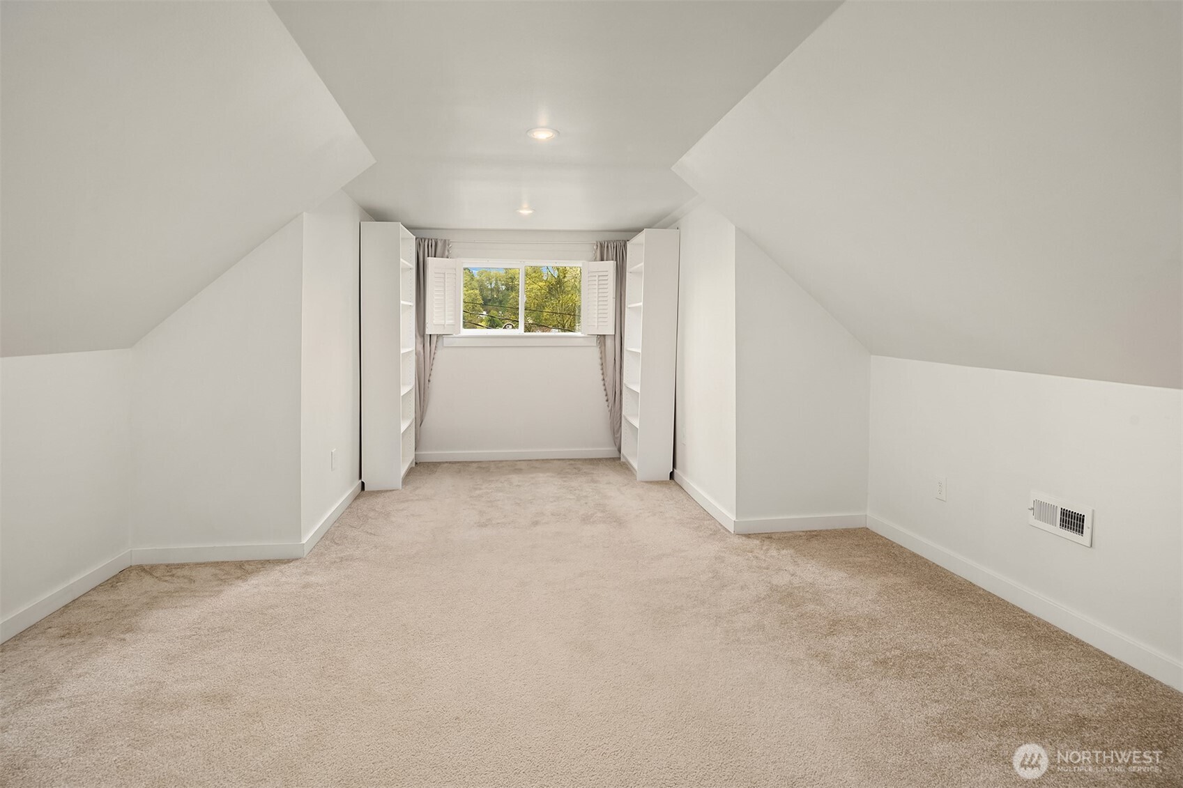 227 29th Avenue East Seattle, WA 98112 - Photo 27 of 40