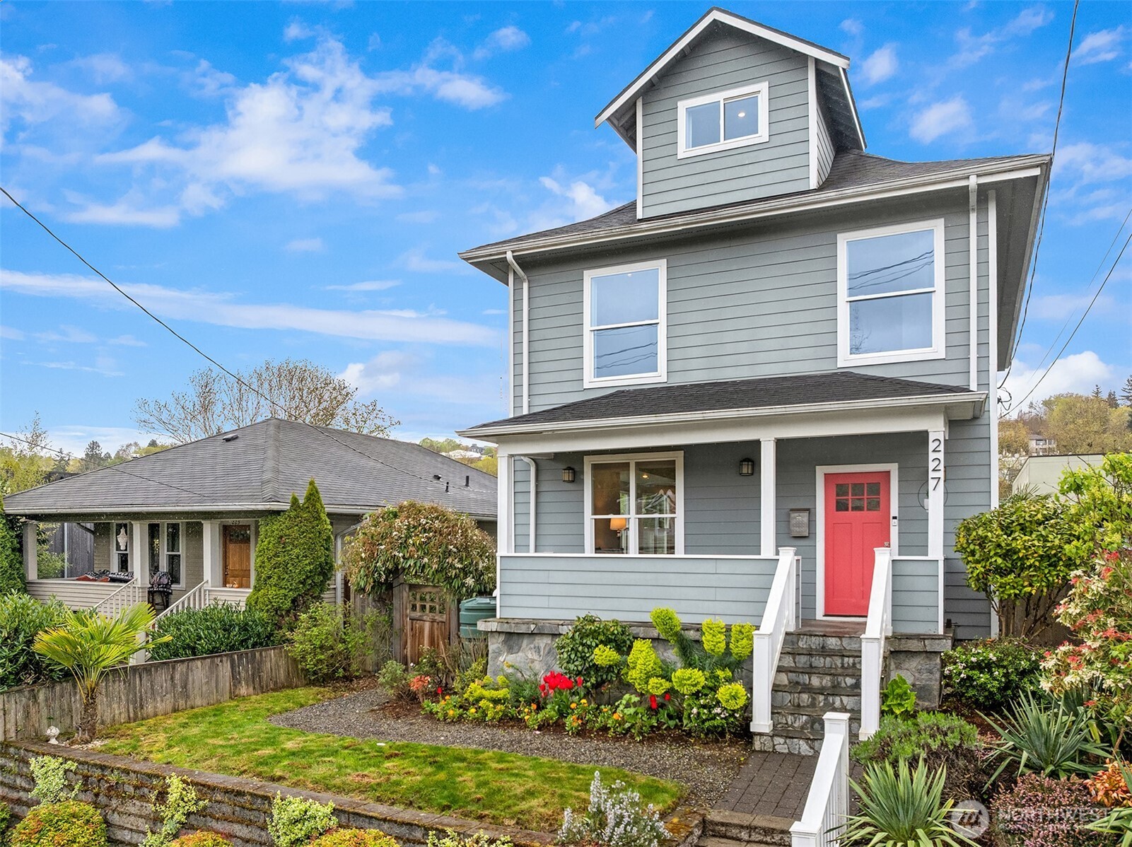 227 29th Avenue East Seattle, WA 98112 - Photo 3 of 40