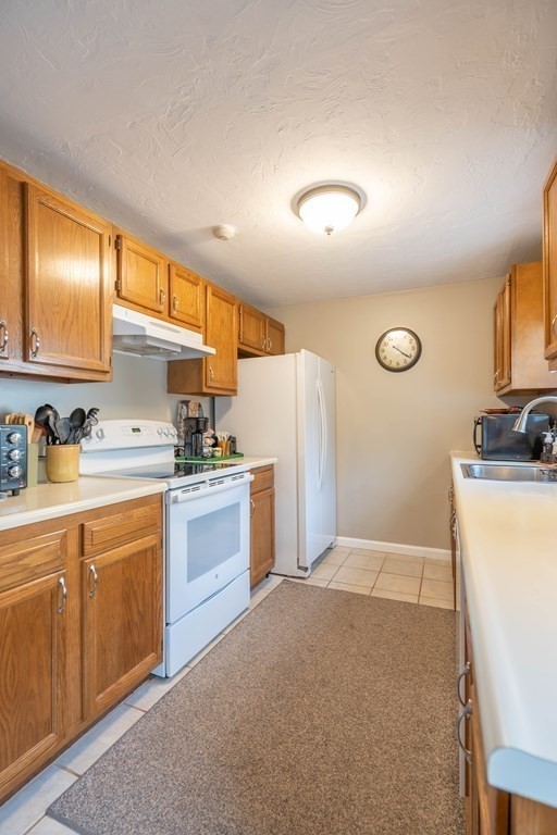8 Plantation Road, Unit 8 Oxford, MA 01540 - Photo 13 of 40 Gallery Image 13