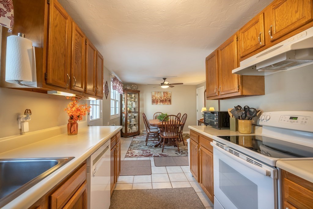 8 Plantation Road, Unit 8 Oxford, MA 01540 - Photo 10 of 40 Gallery Image 10