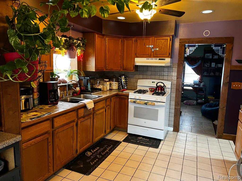 25681 Burg Road Warren, MI 48089 - Photo 3 of 13