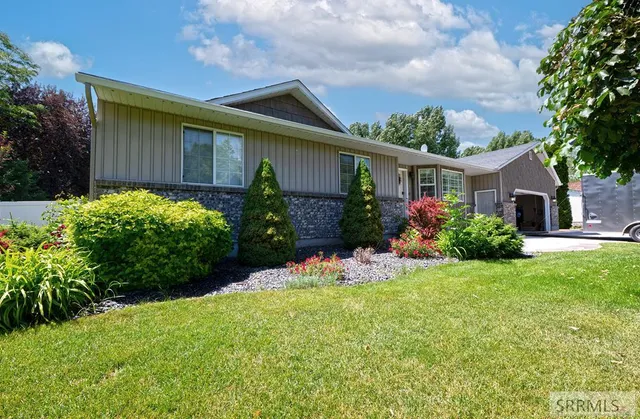 $750,000 | 1900 Spencer Lane, Ammon, ID 83406