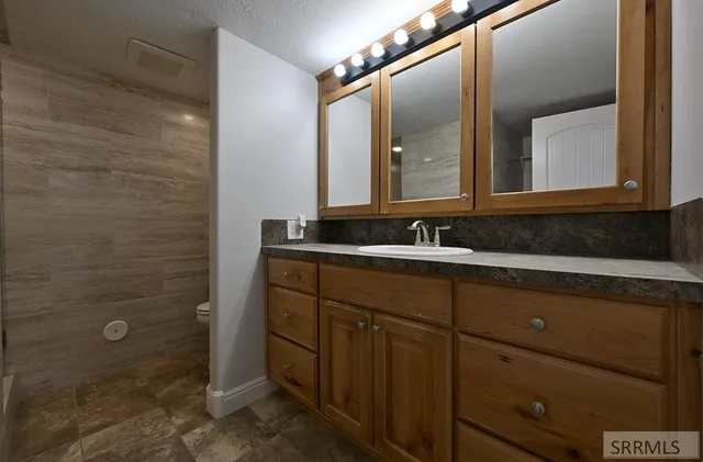 $725,000 | 1900 Spencer Lane, Ammon, ID 83406