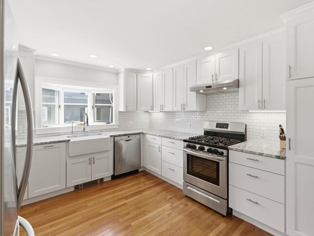 112 Pleasant Street Walpole, MA 02032 - Photo 11 of 35