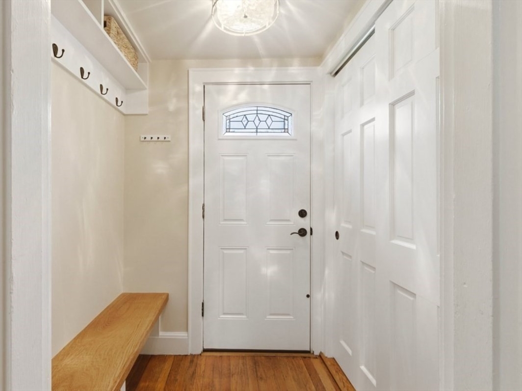 112 Pleasant Street Walpole, MA 02032 - Photo 4 of 35