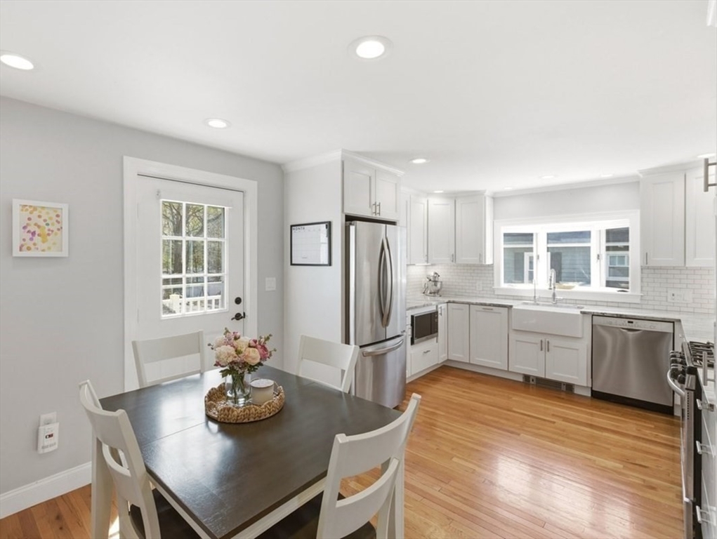 112 Pleasant Street Walpole, MA 02032 - Photo 10 of 35