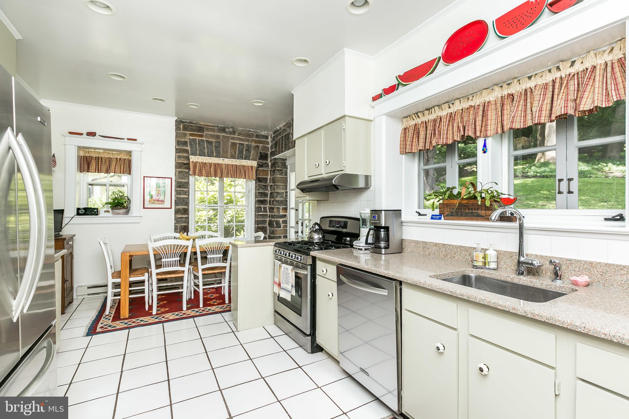 303 Edgevale Road Baltimore, MD 21210 - Photo 13 of 37