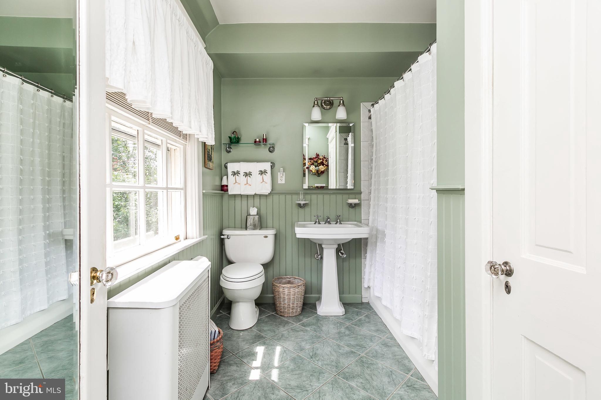 303 Edgevale Road Baltimore, MD 21210 - Photo 20 of 37