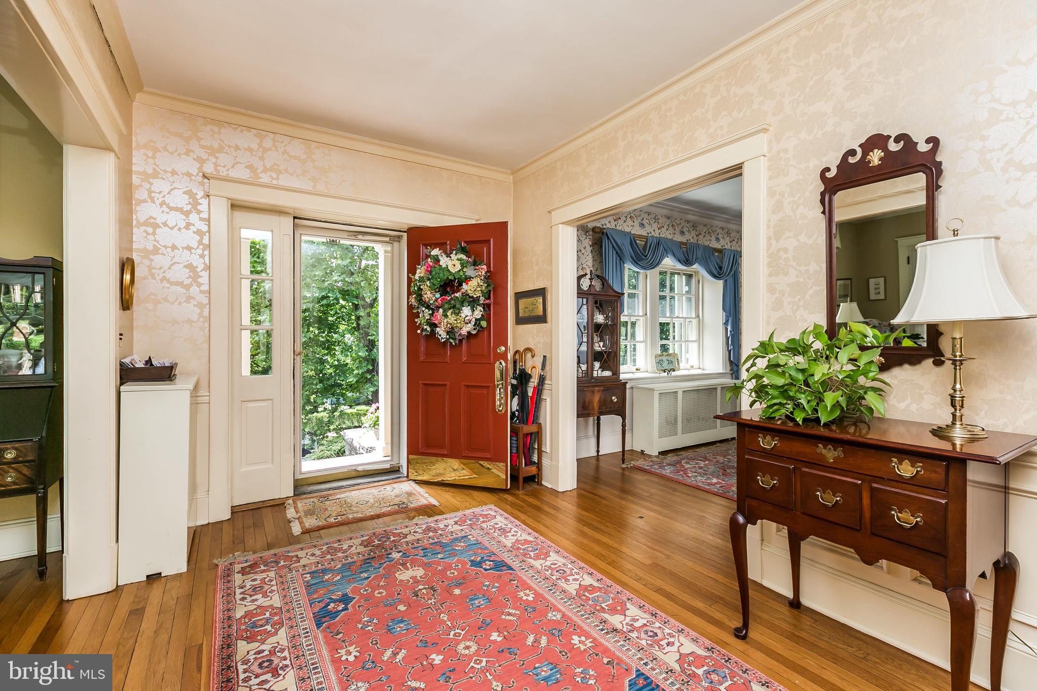 303 Edgevale Road Baltimore, MD 21210 - Photo 4 of 37