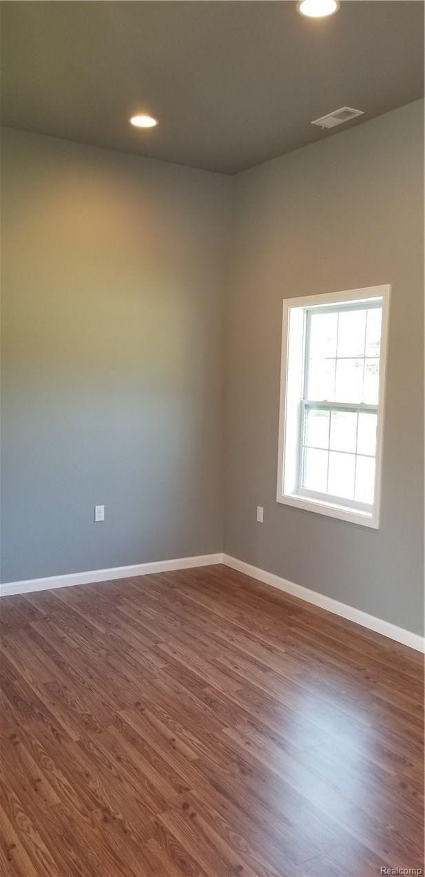 43409 Willow Road Belleville, MI 48111 - Photo 8 of 38 20180813_111601.jpg