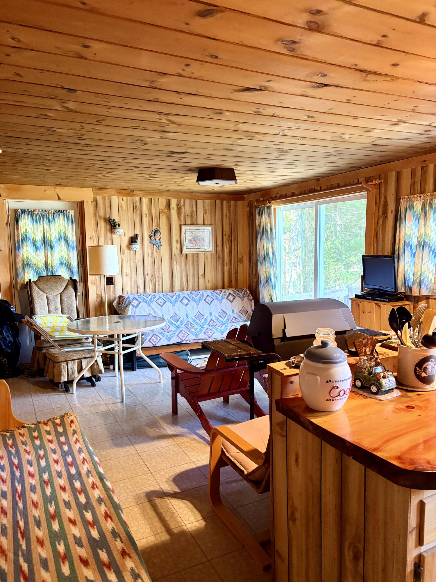 563 Lakeview Road Topsfield, ME 04490 - Photo 23 of 44 Living room