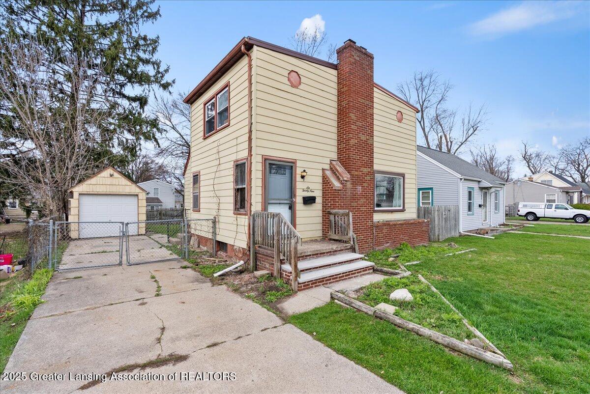 629 East Cavanaugh Road Lansing, MI 48910 - Photo 1 of 32 main