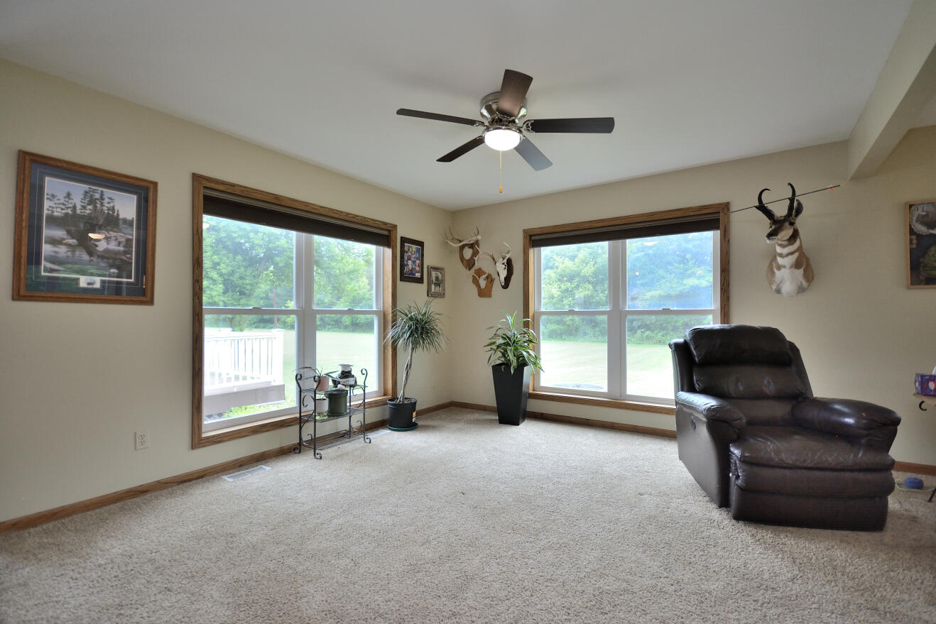 S108W37645 Draper Road Eagle, WI 53119 - Photo 7 of 36 Living Room