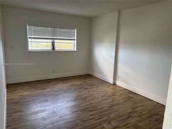 $1,790 | 1701 Washington Street, Unit 504, Hollywood, FL 33020