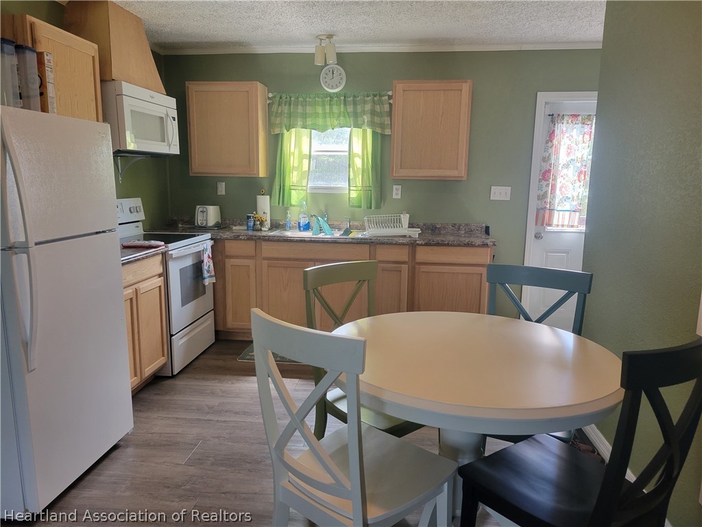 524 Oliver Road Venus, FL 33960 - Photo 5 of 34 Gallery Image 5