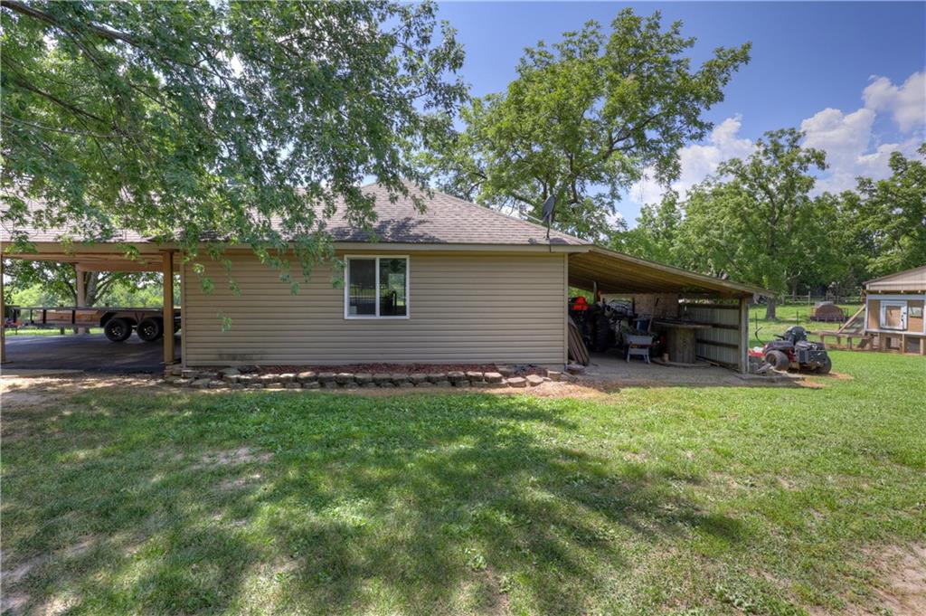 1426 East State Line Road Baxter Springs, KS 66713 - Photo 23 of 71