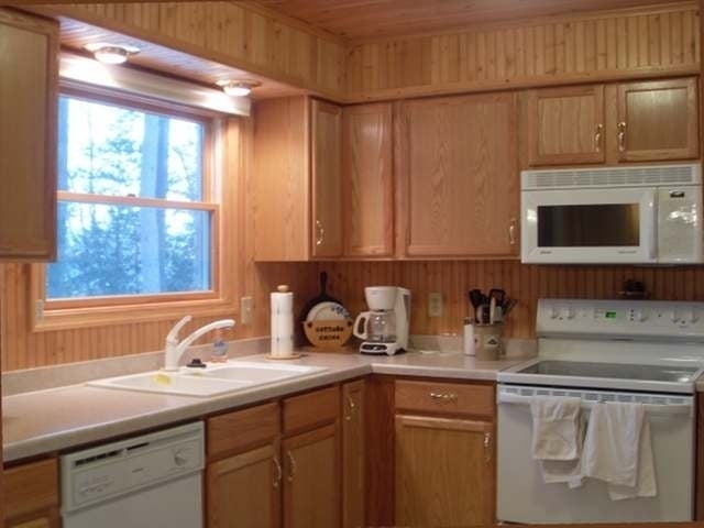 1431 Silver Lake Road Eagle River, WI 54521 - Photo 13 of 20 Gallery Image 13