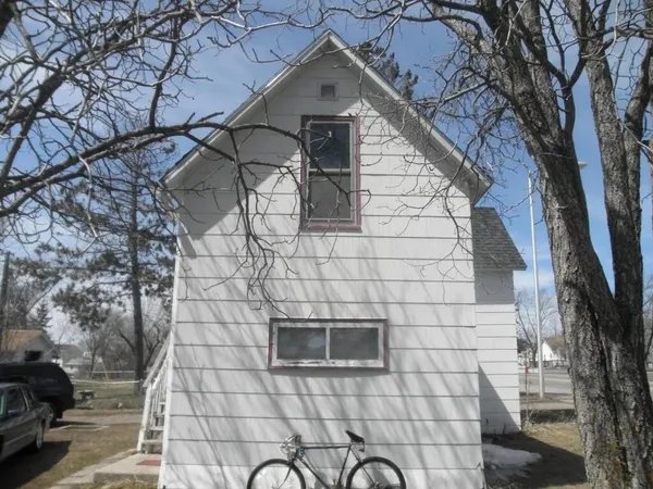 $79,900 | 211 N Street East, Detroit Lakes, MN 56501