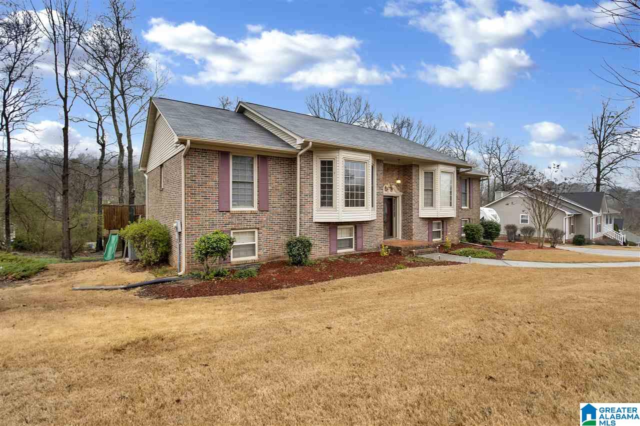 5987 Mockingbird Lane Pinson, AL 35126 - Photo 4 of 32