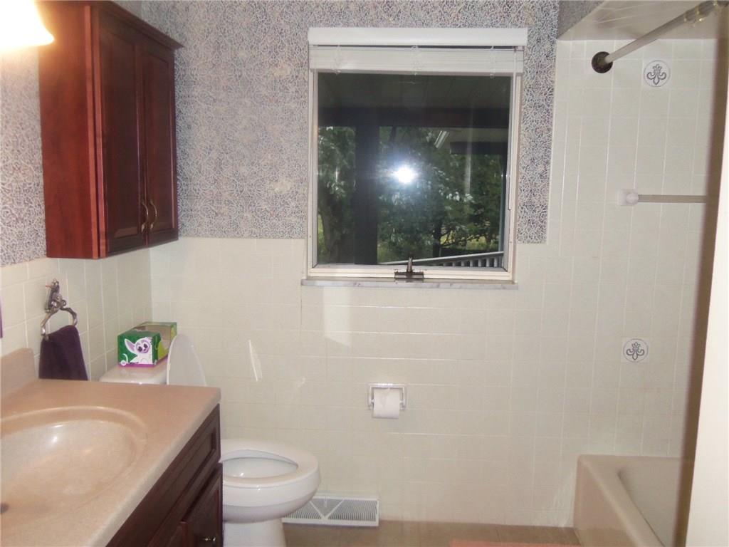 1950 West Winfield Road Worthington, PA 16262 - Photo 8 of 13 Main Bath
