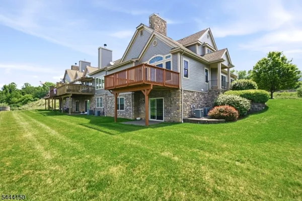 $749,900 | 98 Tarrington Road, Hamburg, NJ 07419