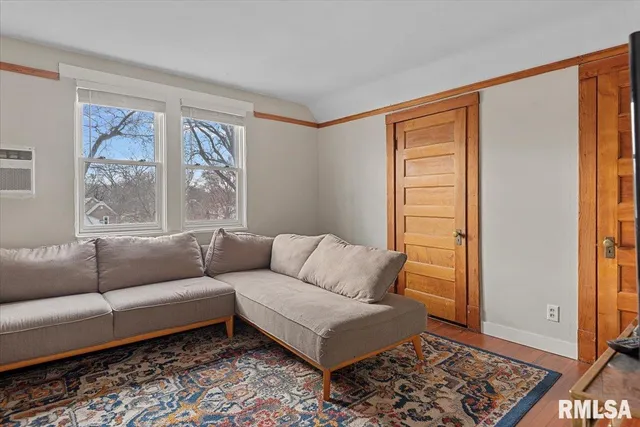 $199,900 | 1540 North 3rd Street, Springfield, IL 62702