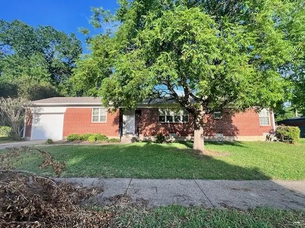 $1,950 | 327 South 4th Street, Wylie, TX 75098