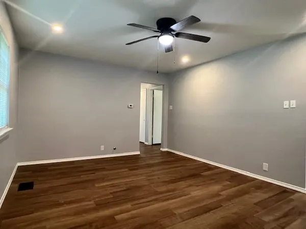 $1,950 | 327 South 4th Street, Wylie, TX 75098