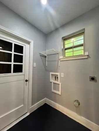 $1,950 | 327 South 4th Street, Wylie, TX 75098