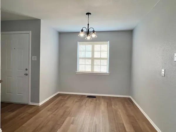 $1,950 | 327 South 4th Street, Wylie, TX 75098